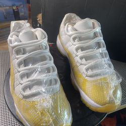 Jordan 11 LOW YELLOW SNAKESKIN