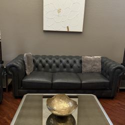 Elegant Tufted Leather Sofa – Deep Charcoal Gray – Excellent Condition Set 