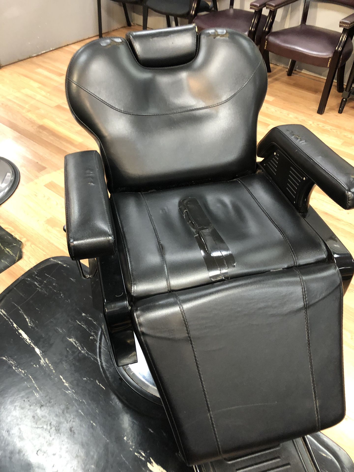 Heavy duty barber chair