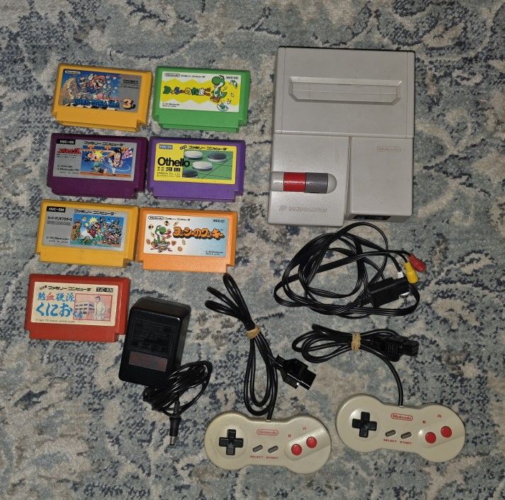 Nintendo AV Famicom Console, 2 Controllers, 7 Games. Nintendo NES. Tested.