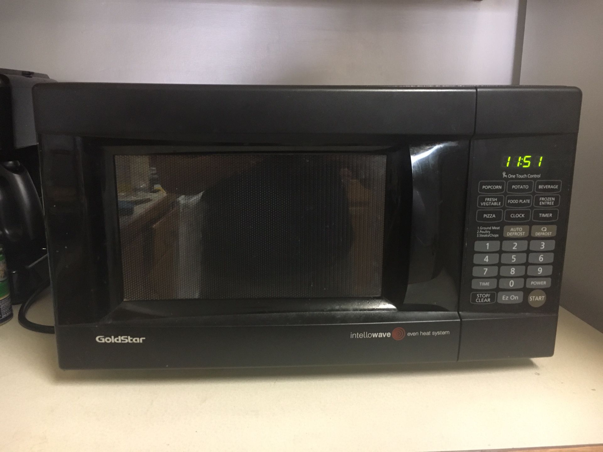 Black Microwave - Goldstar Intellowave Even Heat System