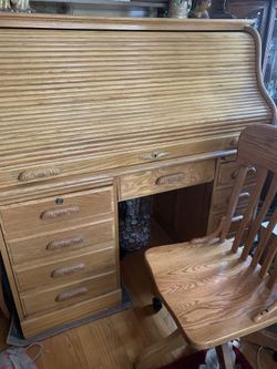 Solid Roll Top Desk With Rolling Adjustable Chair 