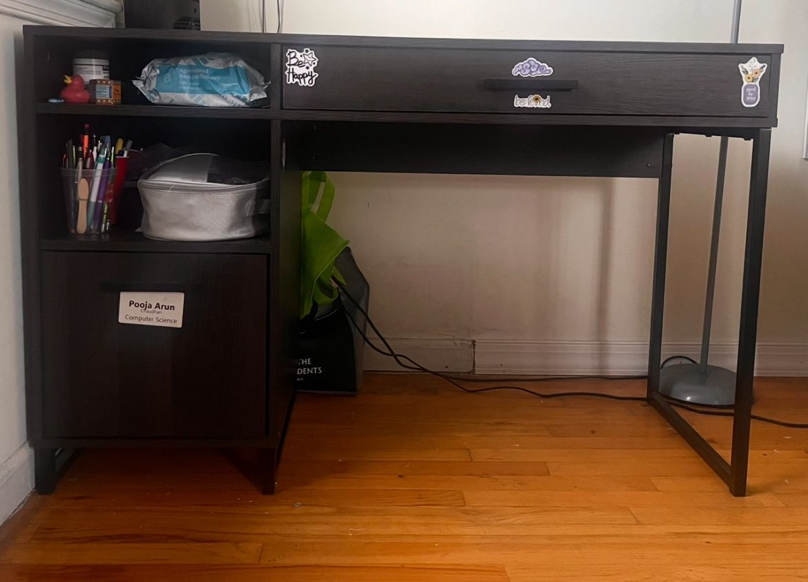 Mainstays Wood And Metal Writing Desk With 1 Drawer And 1 Door