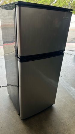 VISSANI Refrigerator