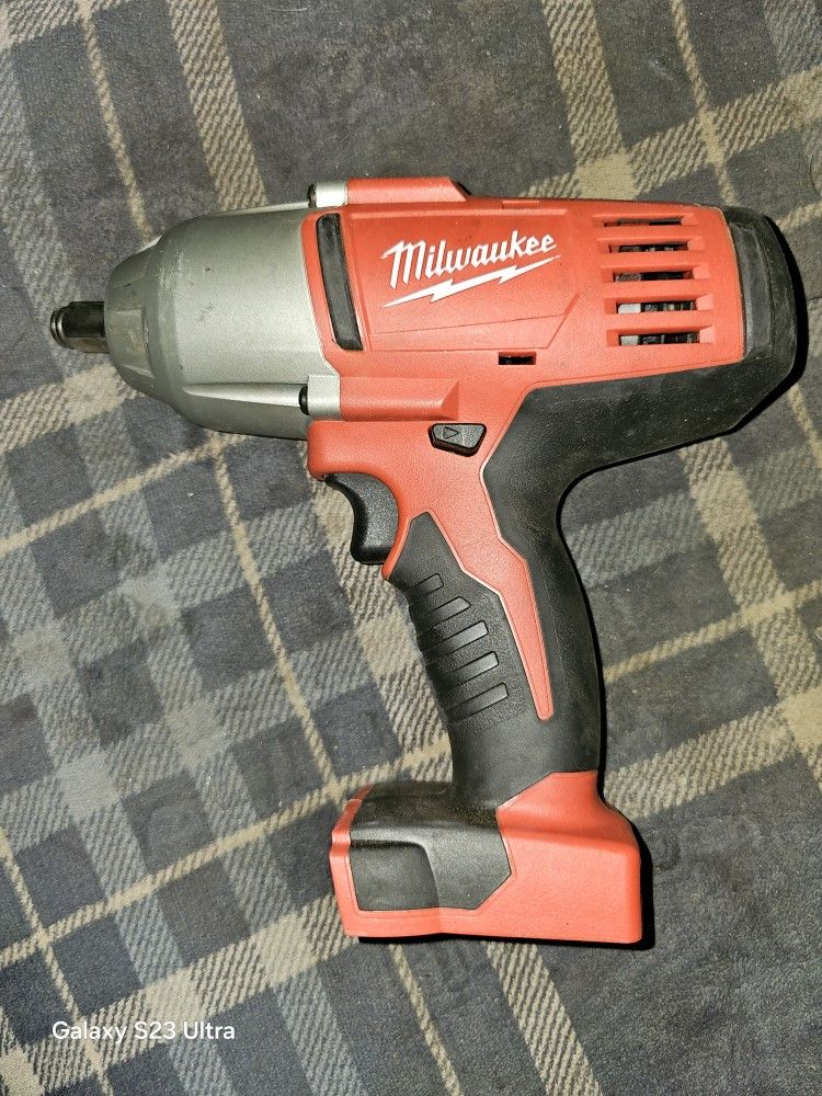 Milwaukee M18  1/2 Impact 