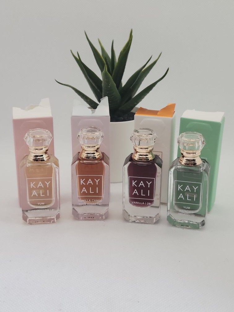 KAYALI MINI'S
YUM PISTACHIO GELATO | 33 Eau De Parfum Intense
VANILLA | 28 Eau de Parfum
&
YUM BOUJEE MARSHMALLOW | 81 Eau de Parfum Intense
VANI