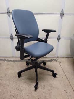 Steelcase Leap V2, Computer Desk Office Chair, Fully Loaded, Blue Leather!