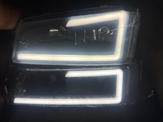 03-06 Chevy Silverado Black Clear Reflector LED Strip Headlights Parking Lights