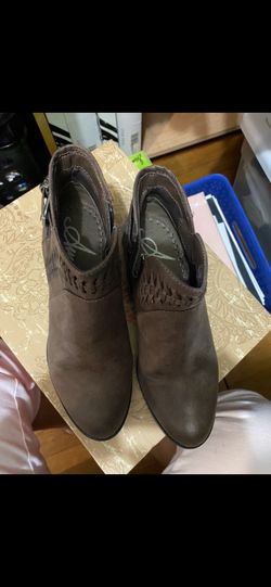 Brown Ankle High Boots New Size 5 Womens
