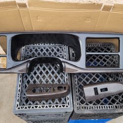 01–02 Yukon Denali Dash Bezel & Door Switch Trim