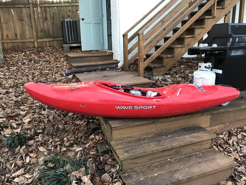 Whitewater Kayak: Wavesport Recon 93
