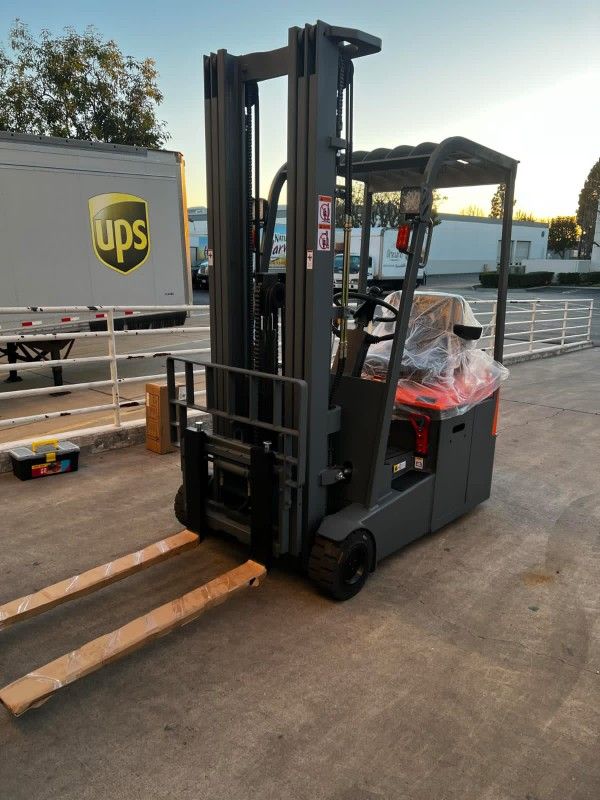 Electric Forklift