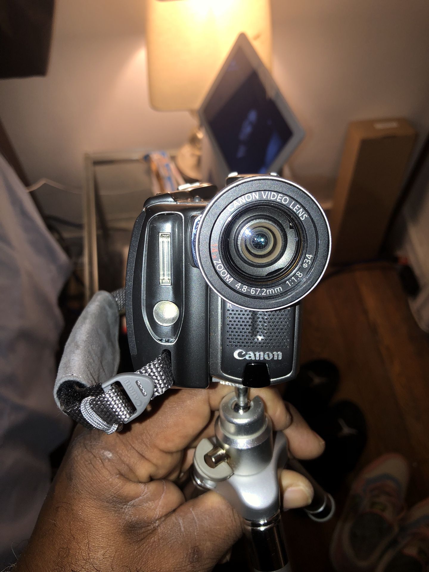 Canon Video Camera /Camcorder Optura 40