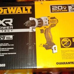 DeWalt Max XR Power Detect Drill