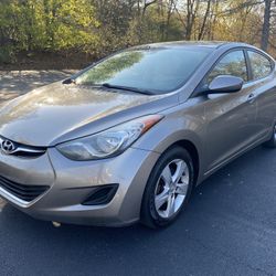 2013 HYUNDAI ELANTRA SE