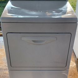 Whirlpool Heavy-duty Electric Dryer.  FREE DELIVERY TO GROUND LEVEL ONLY 