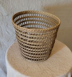 Trash whicker basket