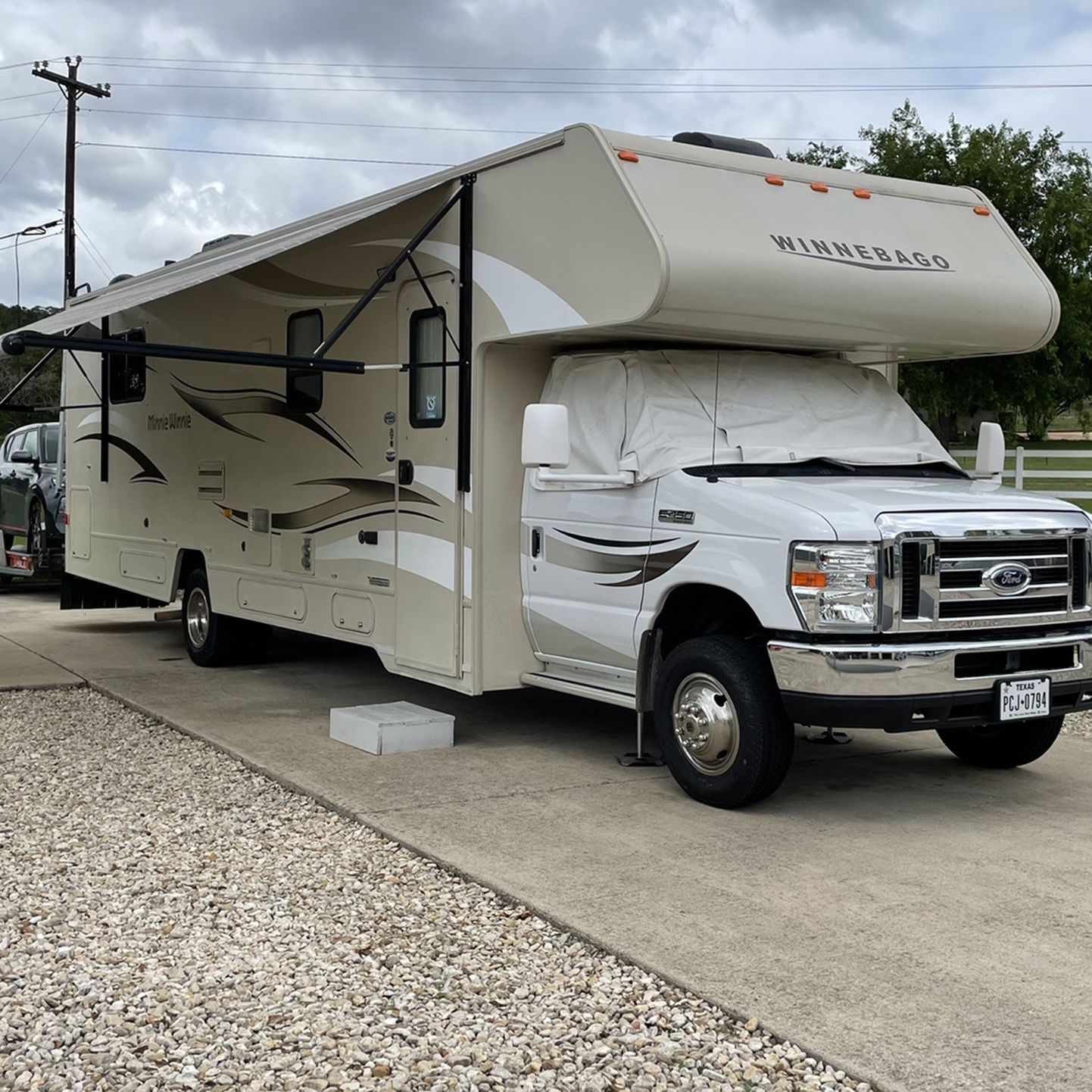 2015 Winnebago Minnie Winnie Class C 331K, Ford E450 Super Duty