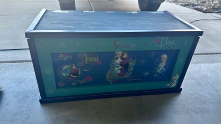 custom wood toy chest box frozen themed