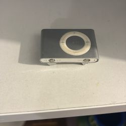 iPod Shuffle No Charger Or Clip 