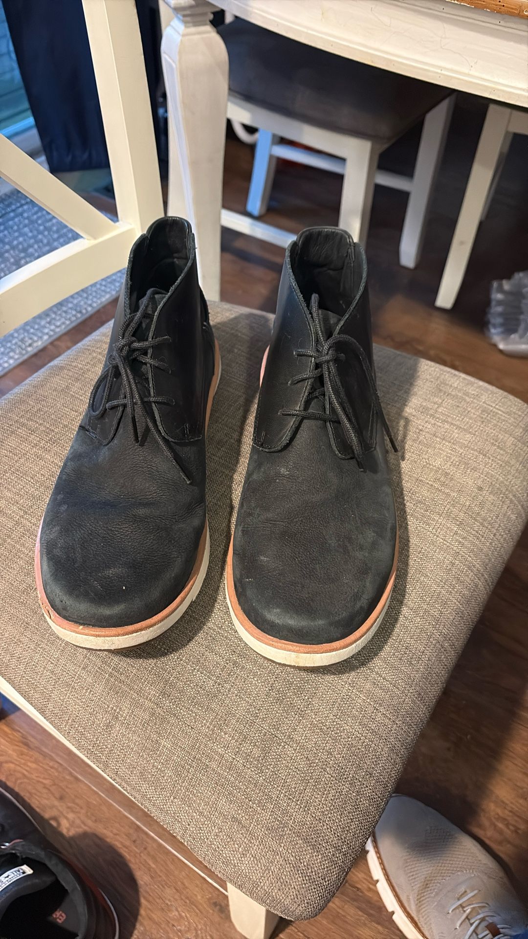 Olukai Size 12 Leather Boots Light Grey. 