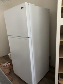1 Year Old Vissani Refrigerator