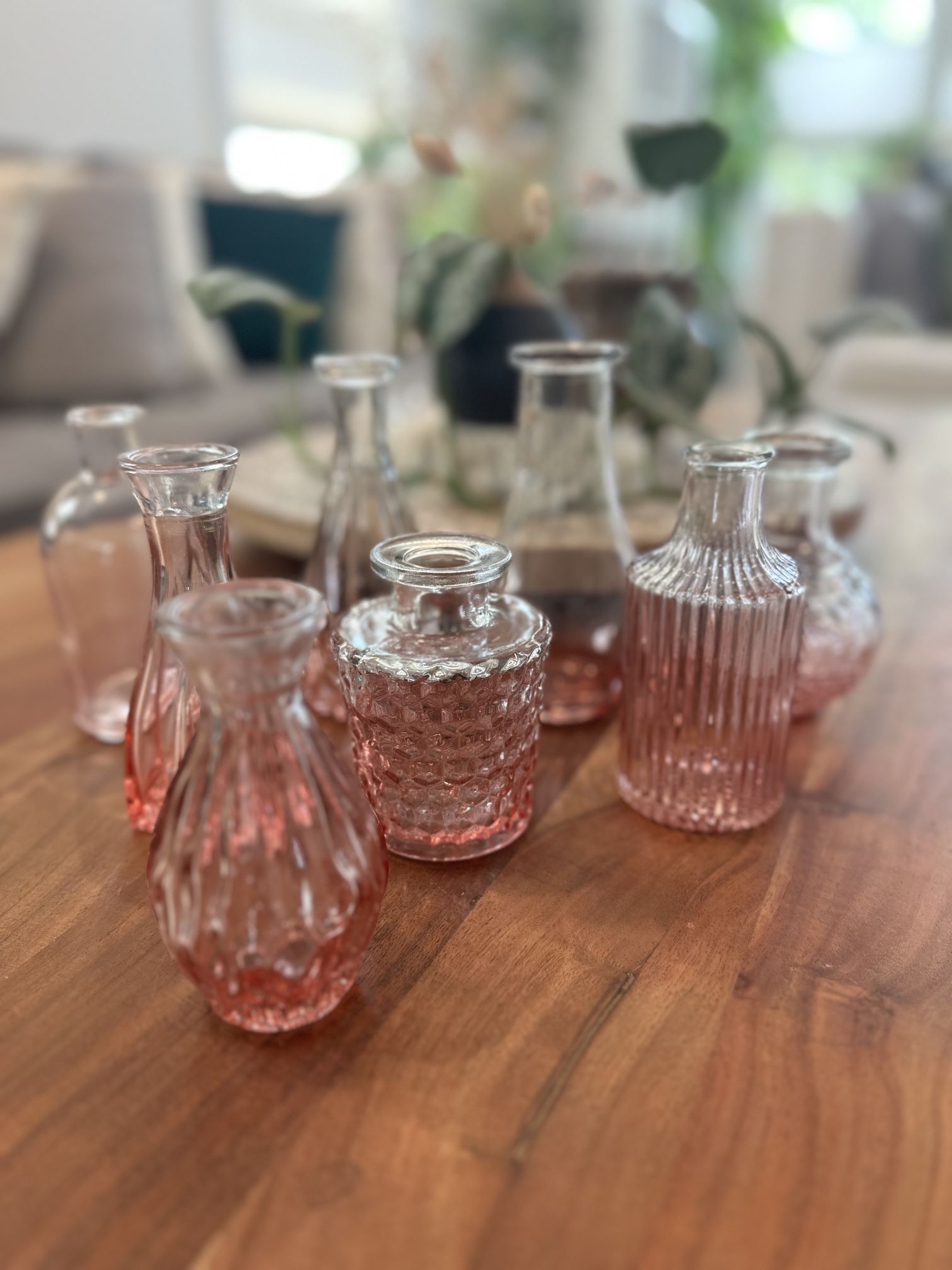 Inbagi Glass Vase, 8 Pcs Set of Small Vintage Flower Vases in Gradient Pink