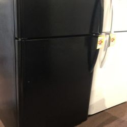 Frigidaire Top Freezer Appliance 5OM  