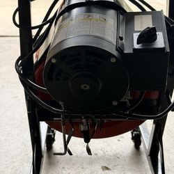 Drain/pipe cleaner machine