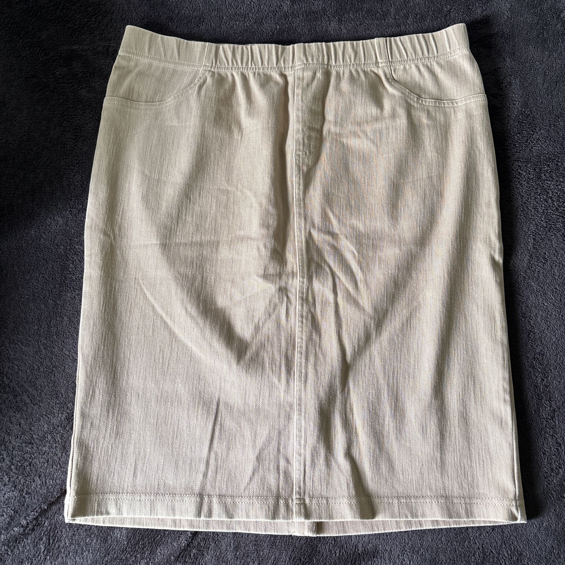 Cream high-waisted pencil skirt