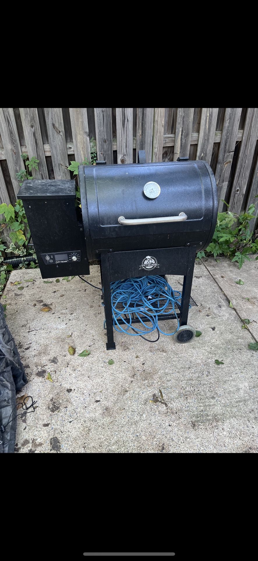 PIT BOSS SMOKER