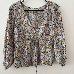 Floral Blouse - size M