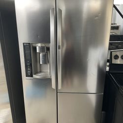 🚨🚨LG REFRIGERATOR 🚨🚨