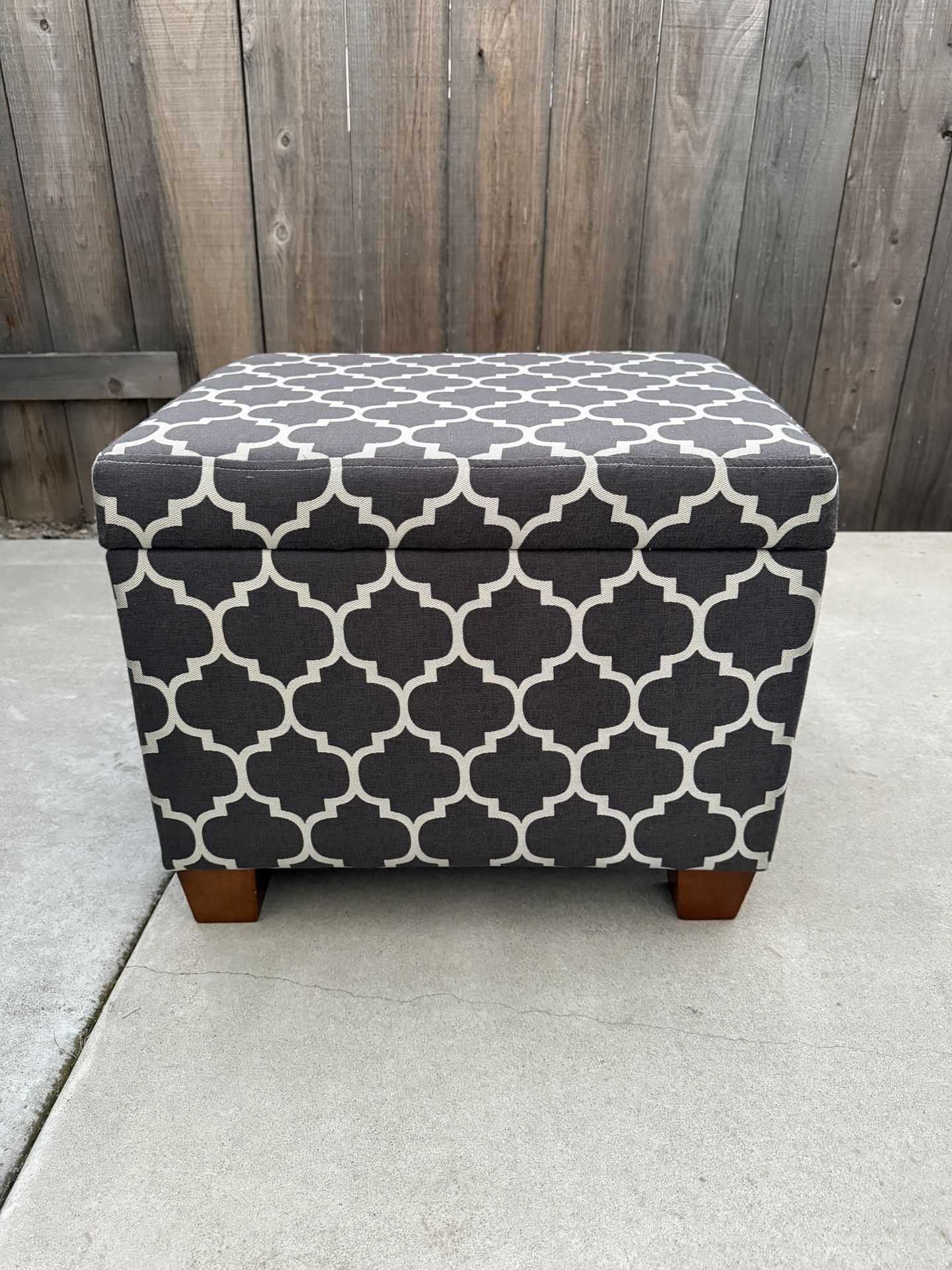 Storage ottoman