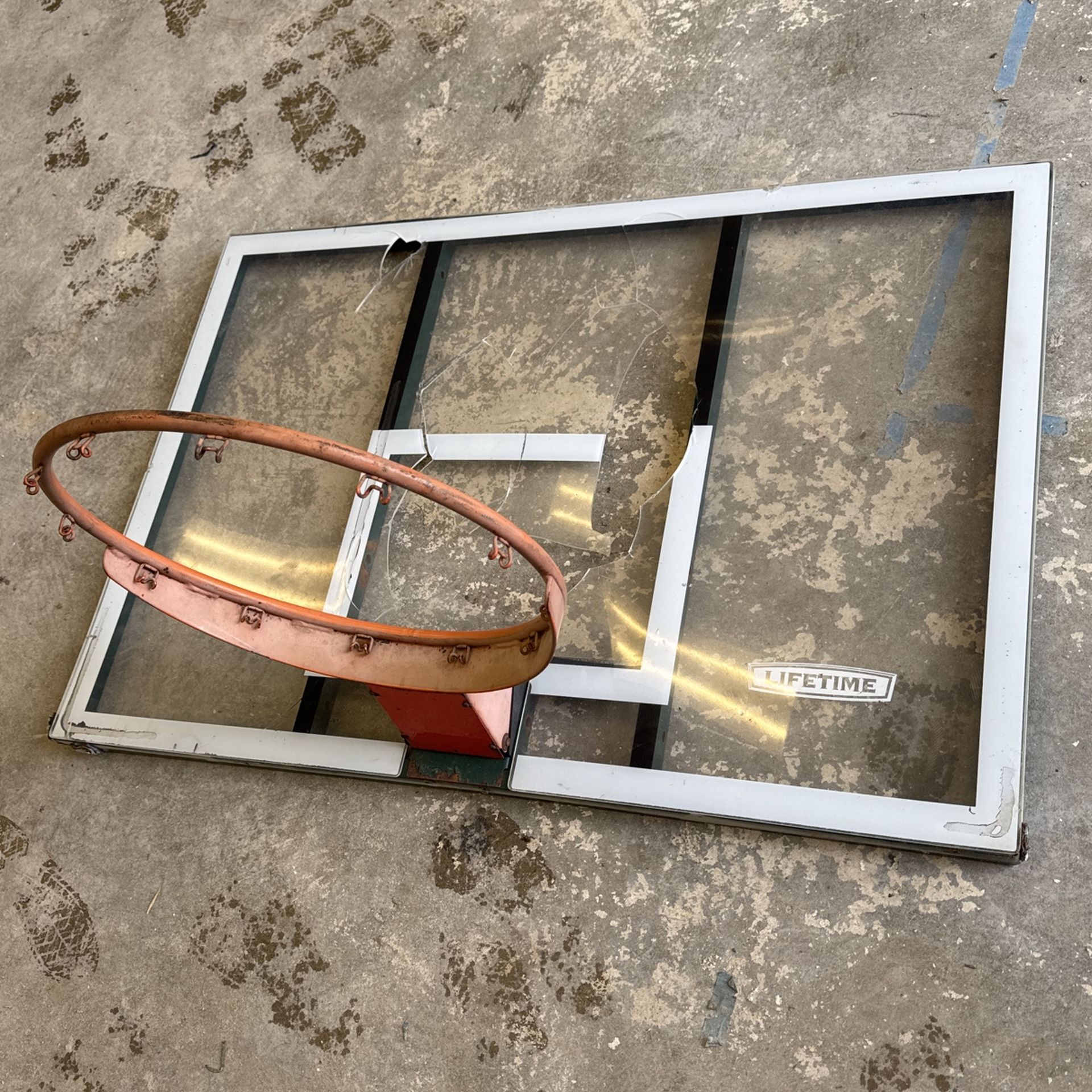 Lifetime Basketball Hoop And Backboard