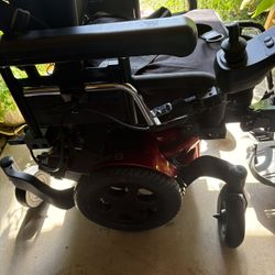 QUICKIE PULSE 6 POWER WHEELCHAIR,POWER LIFT. CAPTAIN     Seat 