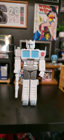 TRANSFORMERS 3.75 INCH ULTRA MAGNUS