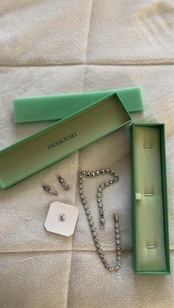 Swarovski Crystal necklace with Box