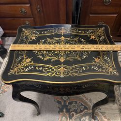 Oriental make up table