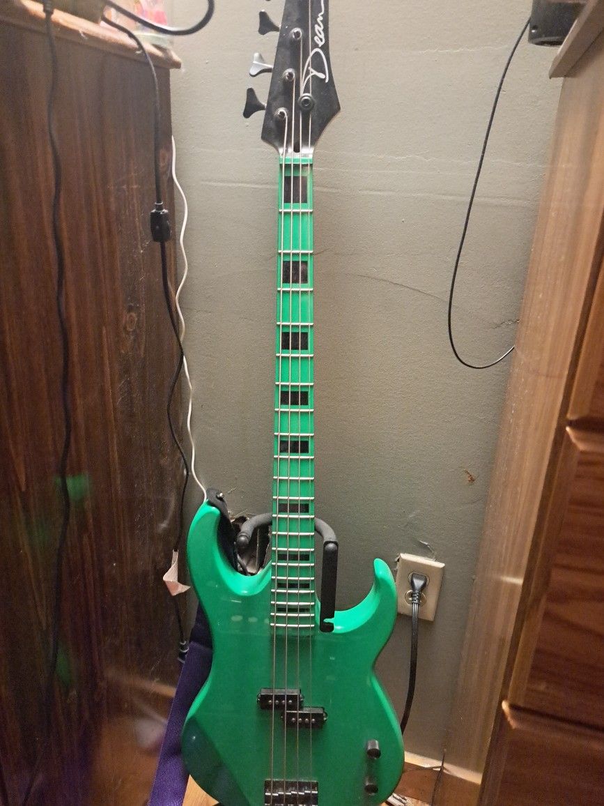 Dean Custom Zone 4 Bass (Nuclear Green) Plus Amp And Accessories 