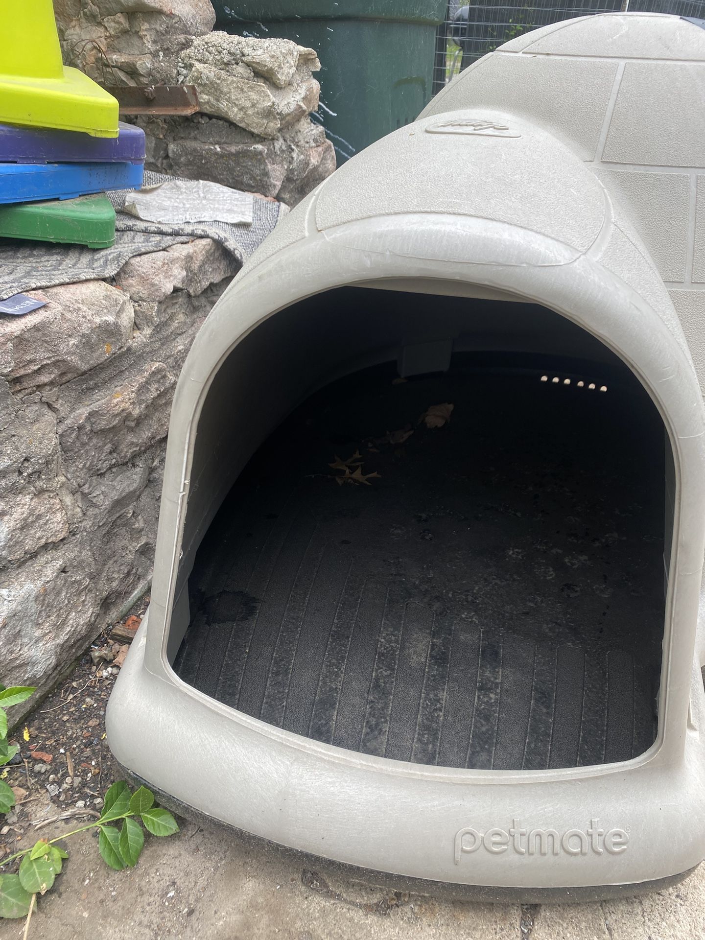Igloo Doghouse