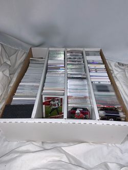 400ct Box Full Of random football cards 80s-25s There may be some duplicates.