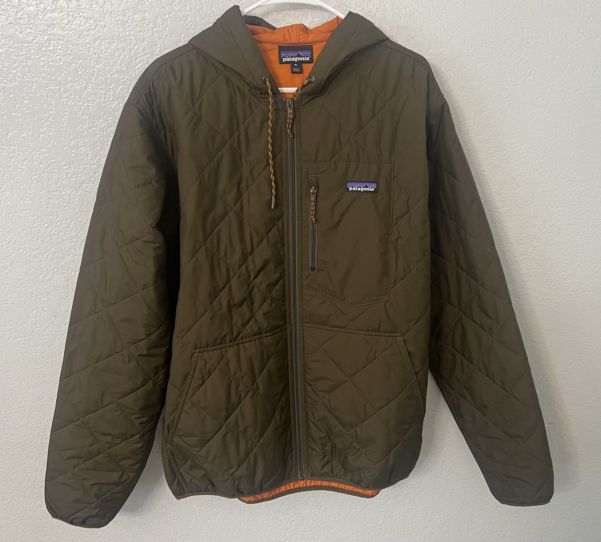 Patagonia Men's Diamond Quilted Hooded Jacket Size XL