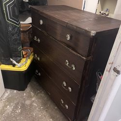 4 Drawer Dresser With Mirror 