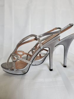Elegant silver Rhinestone women heels