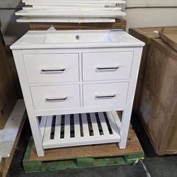 Solid wood vanitys. 30 in. Retail 900$