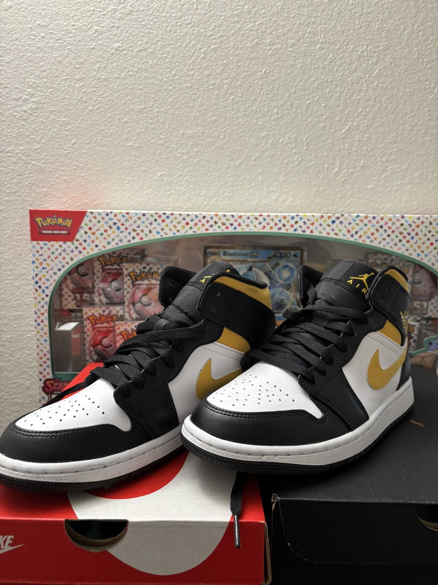 Nike Air Jordan 1 Mids