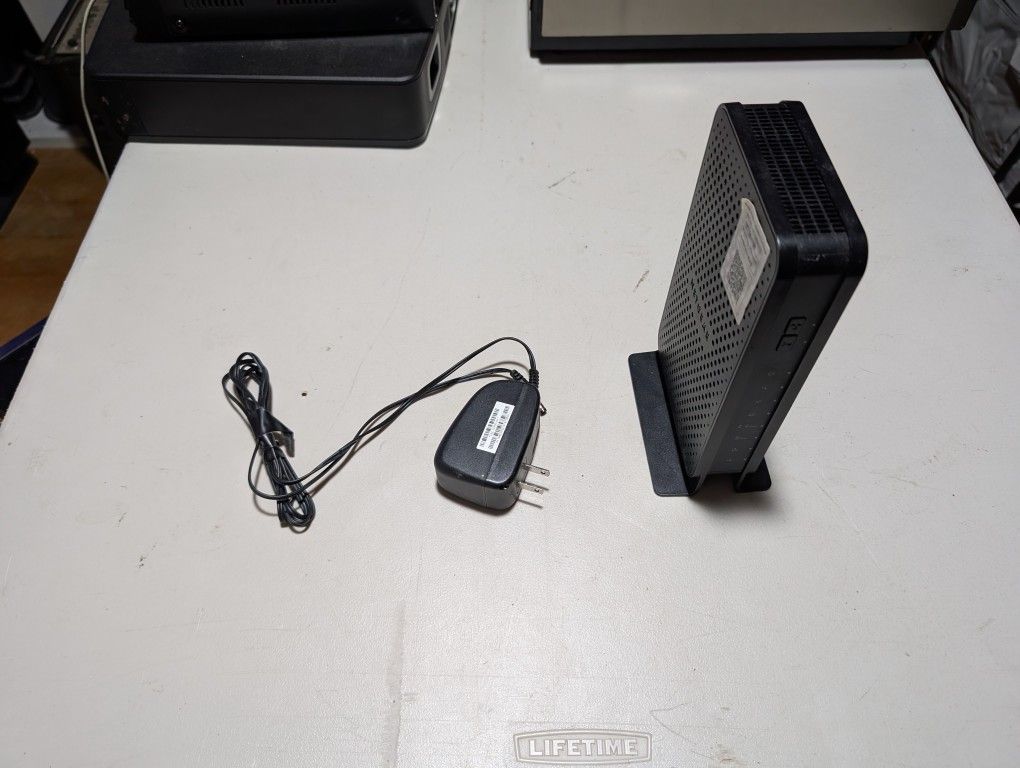 **Free** NETGEAR C3700v2 N600 WiFi Cable Modem Router ( Broken, For Parts )