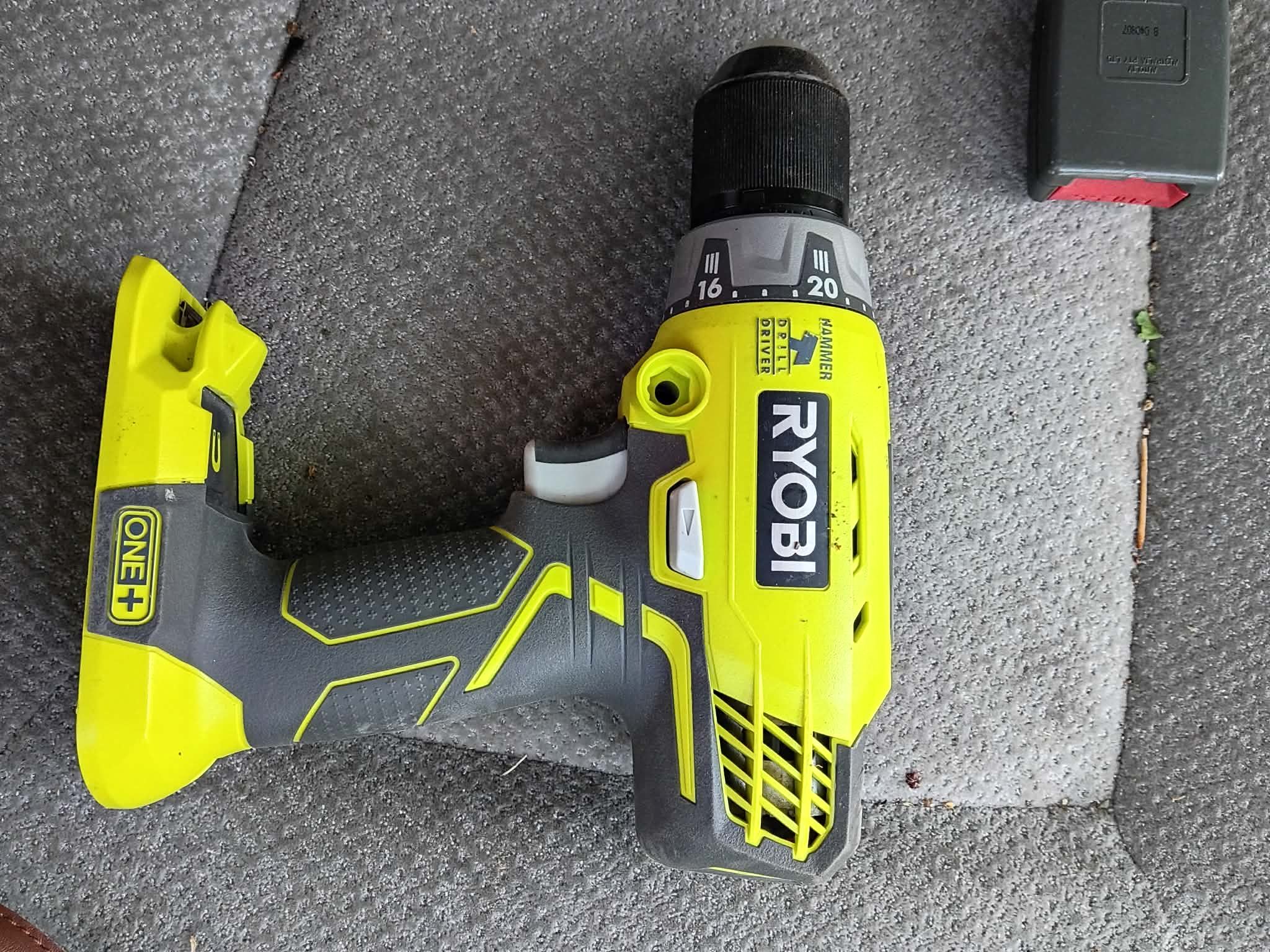 Ryobi 18v one+ 1/2in(13mm) hammer drill/driver