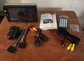 Radio Para Carro RM/RMVB. FM Player Stereo Con Cámara De Reverso, Control  Para La Cabrilla, Control Remoto Y Todos Los Accesorios Para La Instalación